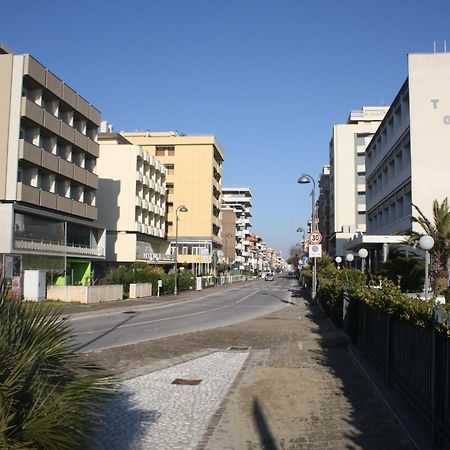 Hotel Diplomatic Bellaria-Igea Marina Buitenkant foto