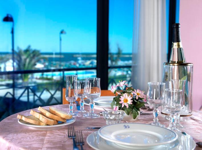 Hotel Diplomatic Bellaria-Igea Marina Buitenkant foto