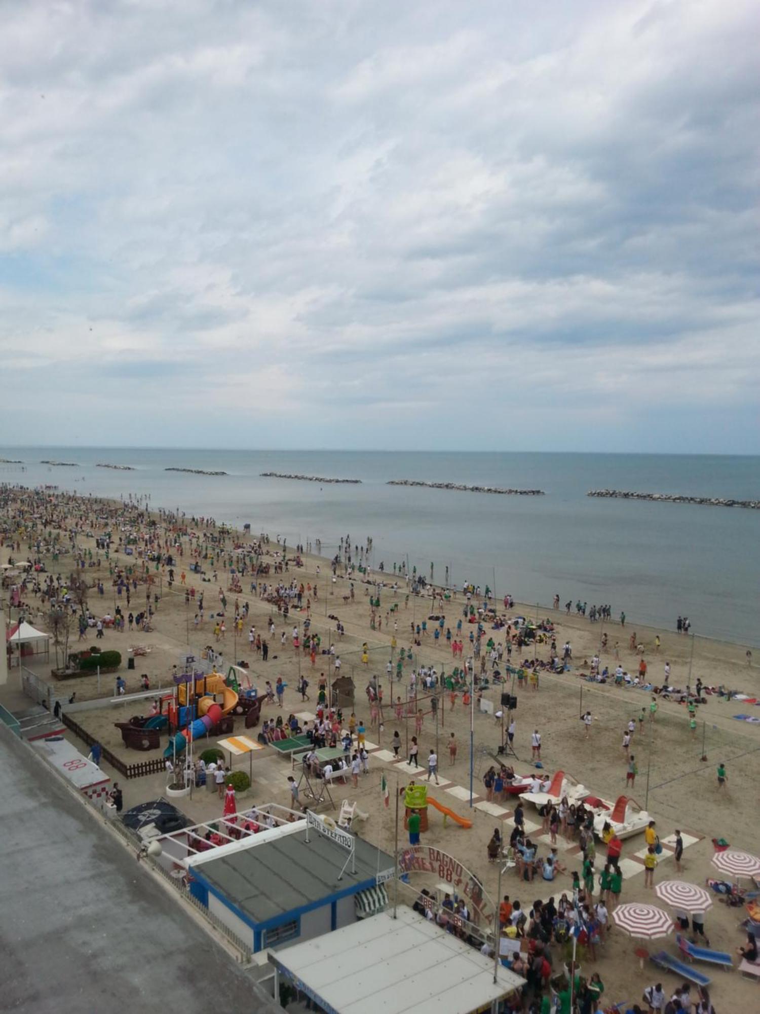 Hotel Diplomatic Bellaria-Igea Marina Buitenkant foto